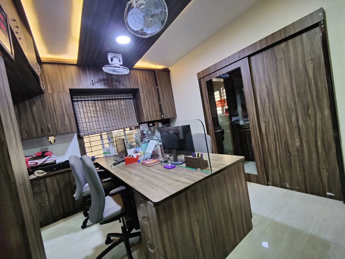 ARCHINEERS completed commercial office interior